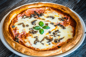 Pizza Prosciutto Cotto e Funghi